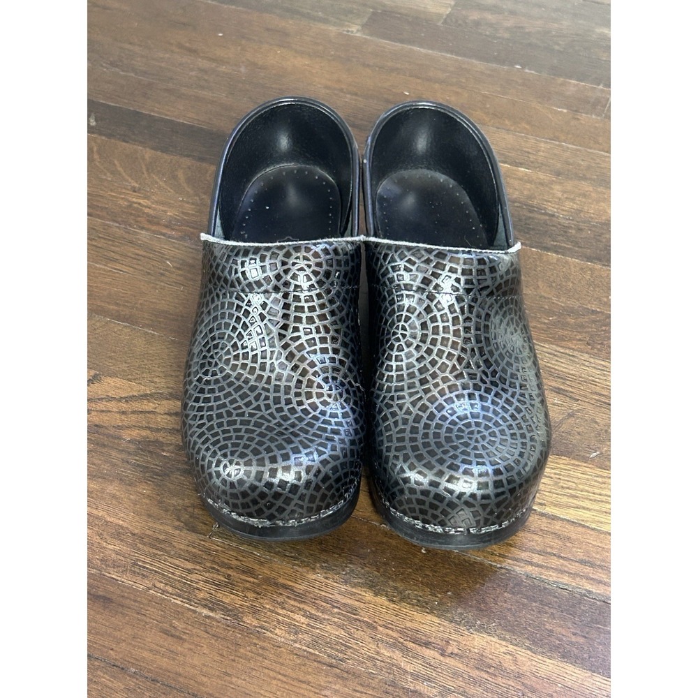 Women's Dansko Clogs Spiderweb Print Black & Silver Size 38/7.5-8 Nurse Support